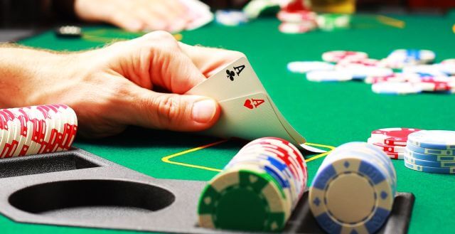 cattive abitudini del poker per i giocatori occasionali e per gli esperti