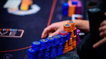 Vantaggi e svantaggi del poker online