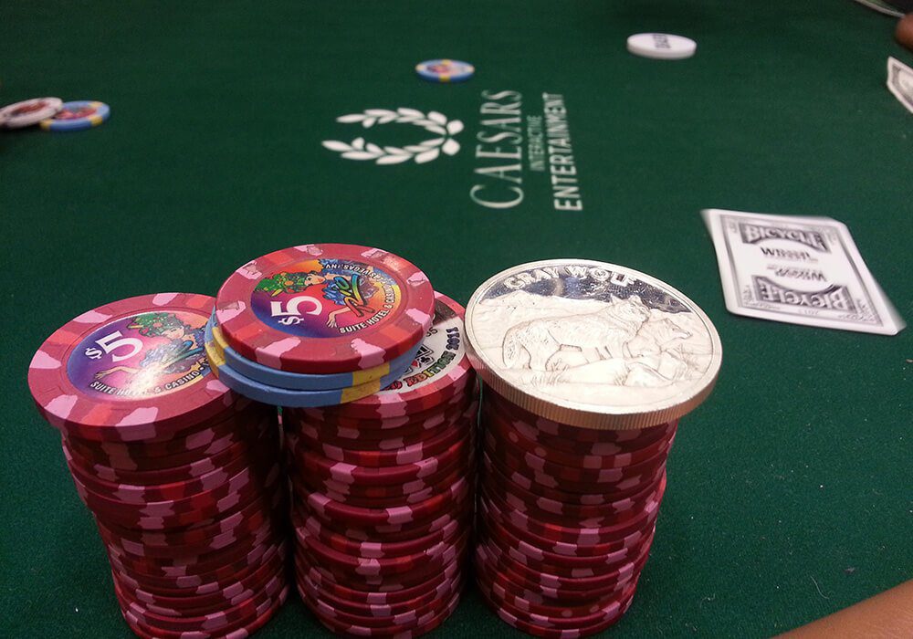 Si può vivere giocando a poker online
