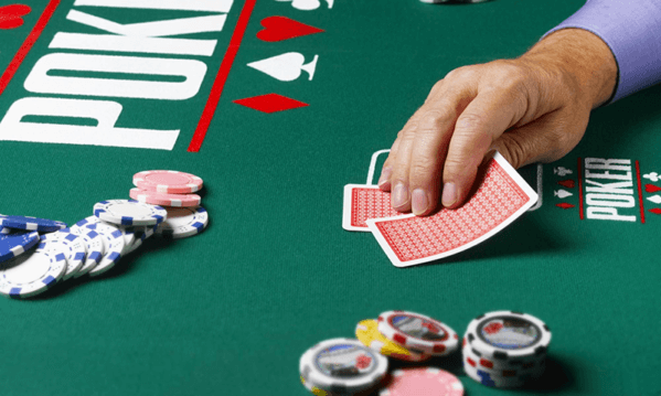 Come usare lo straddle nel poker?