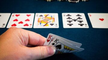 Perché giocare a poker online senza i soldi veri