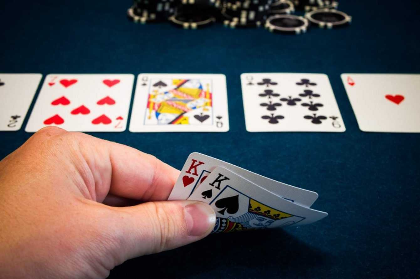Perché giocare a poker online senza i soldi veri